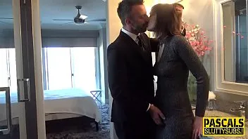 مدير و سكرتيرة مكتبه بيمارسوا سكس امريكي في غرفة الفندق