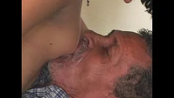 فيلم سكس محارم قديم اب ينيك بنته ملط