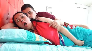 شاب يركب خالته حقيقي و يطلب منها تصوره و هو بينيكها سكس سوري محارم