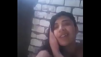 شرموطة مصرية خطيبها بيصورها عريانة وهيا بتقول كلام جنسي يهيج سكس عربي