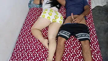 فحل يركب فرسة ممحونة خلاها موطية قام نكحها بعنف افلام سكس خليجي