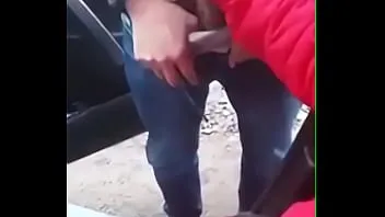 سكس عربي قديم متحررة سورية تلعب في زب راجل غريب امام ديوث شامي