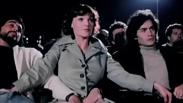 افلام سكس اجنبي رجلين يلعبه في كس ست يبدله عليها نيك في السينما