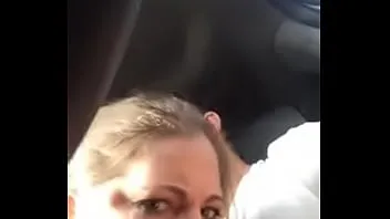 جارة قحبة ناضجة تمص زب لاجيء عربي في عربيتها سكس مص