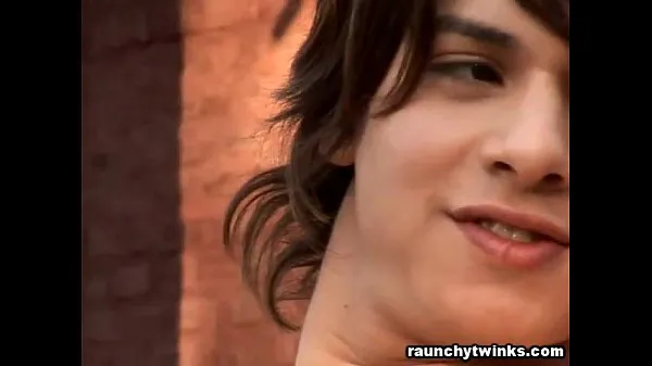 سكس لواط ورعان حلوين يمارسه نيج لواط في الشارع بدون ملابس