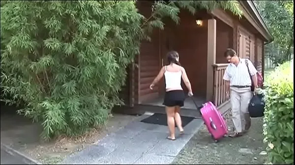 جنس محارم مترجم بنت لحمها عريان يدخل عليها قريبها ينيج كسها و طيزها